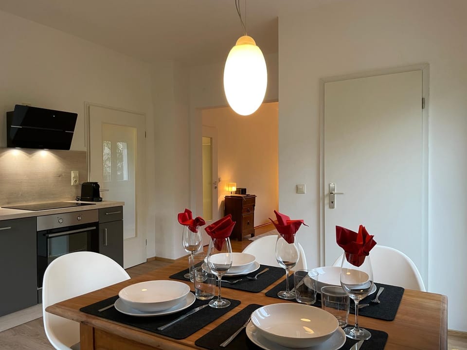 Dining area, kitchen