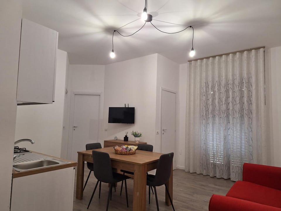 TV and multimedia, Kitchen or kitchenette, Living room, Seating area, Dining area