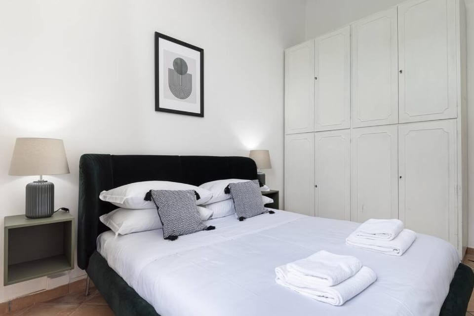 Bed, Photo of the whole room, Bedroom, towels, wardrobe