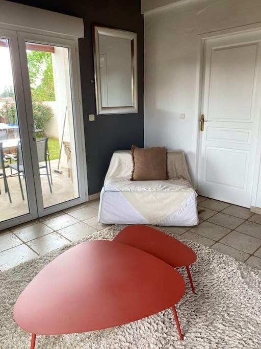 Jolie petite maison rénovée piscine House in Nouvelle-Aquitaine