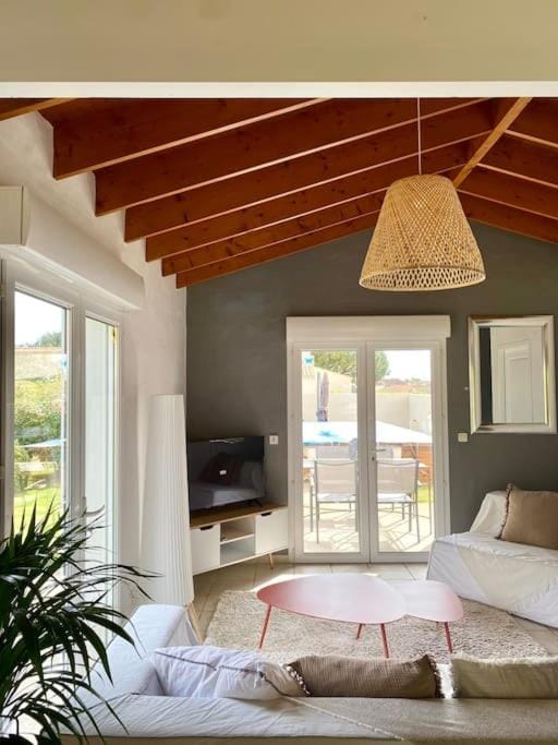 Jolie petite maison rénovée piscine House in Nouvelle-Aquitaine