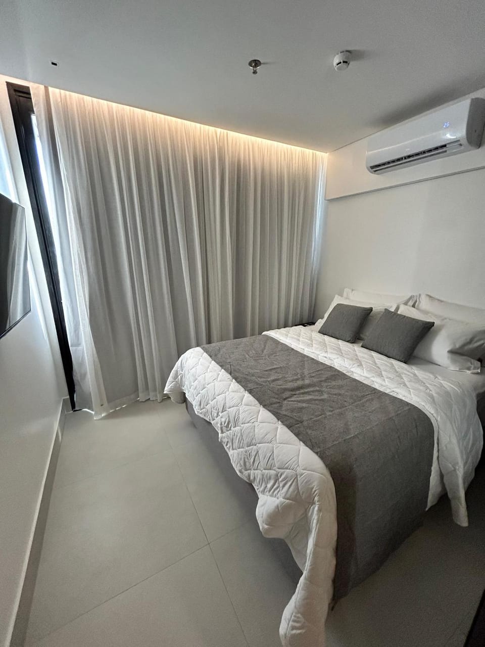 Bed, Photo of the whole room