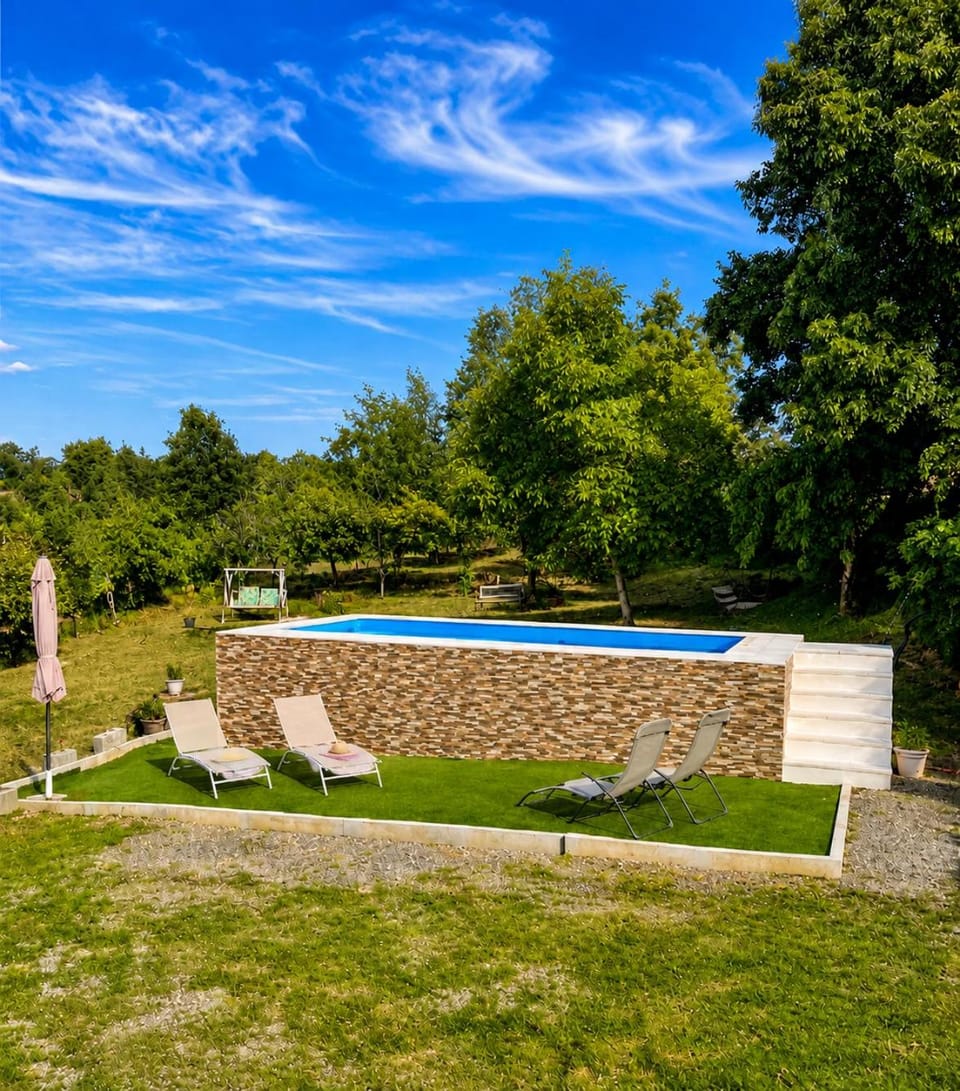 Spring, Day, Natural landscape, Garden, Garden view, Pool view, Swimming pool, sunbed