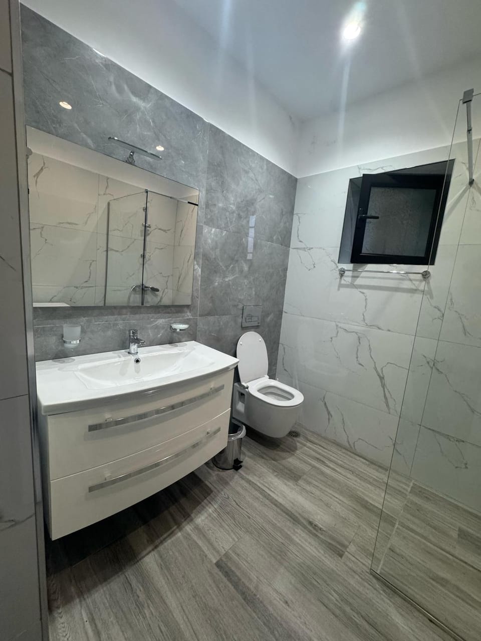 Shower, Toilet, Bathroom, TV and multimedia, towels