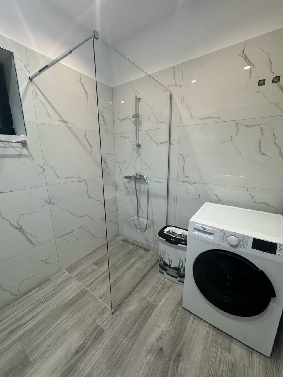 Shower, Bathroom, washing machine, dryer