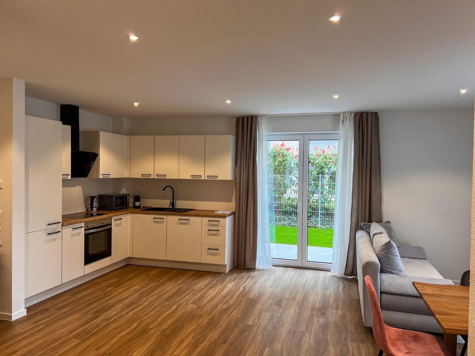 Kitchen or kitchenette, Dining area, dishwasher, minibar, pet friendly, stove