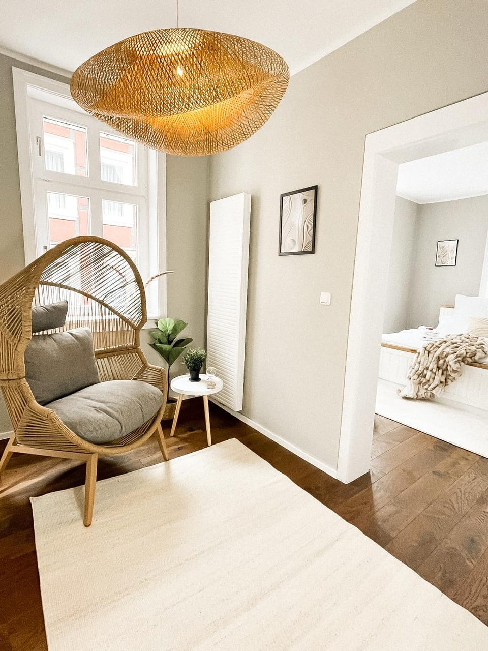 Bed, Living room, Photo of the whole room, Seating area