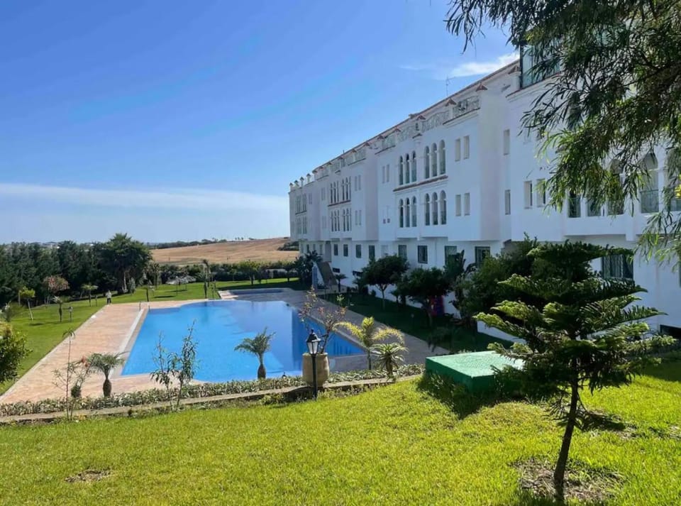 Property building, Garden, Swimming pool