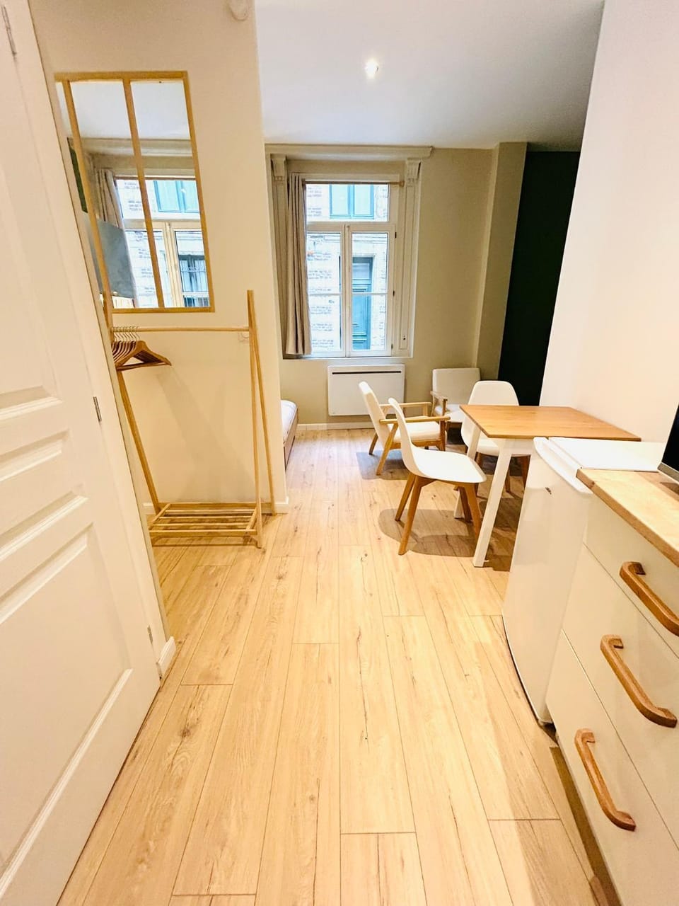 Photo of the whole room