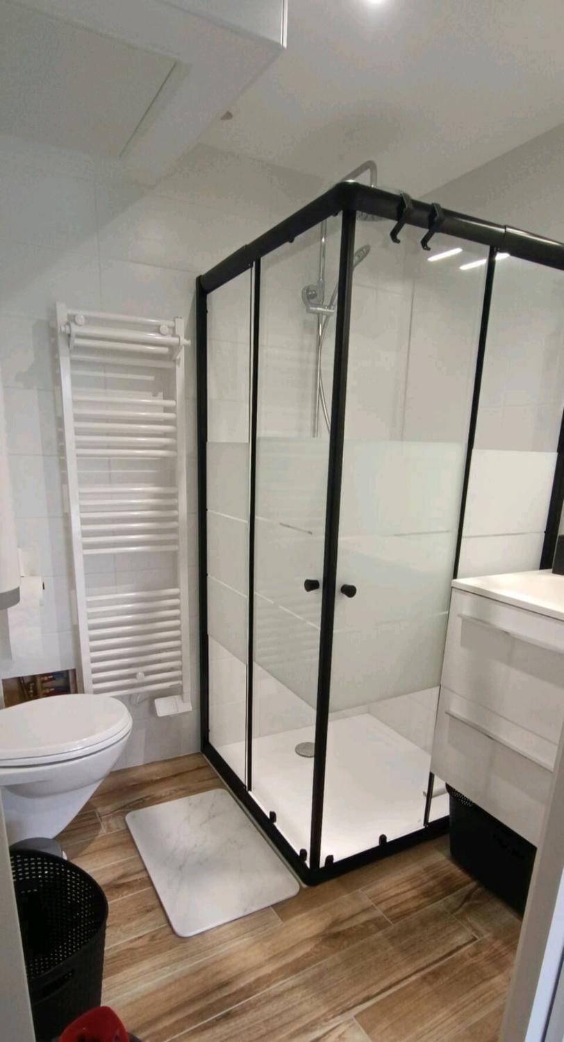 Shower, Toilet, Bathroom