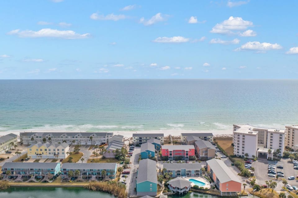 Nearby landmark, Bird's eye view, Beach, Pool view, Sea view, Swimming pool