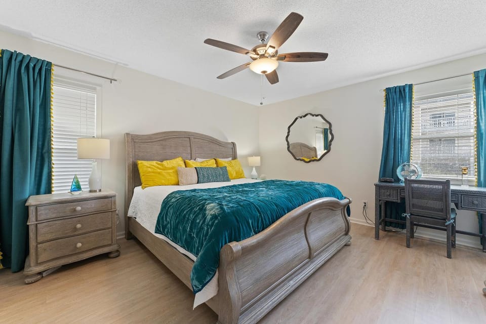 Bed, Bedroom, fireplace