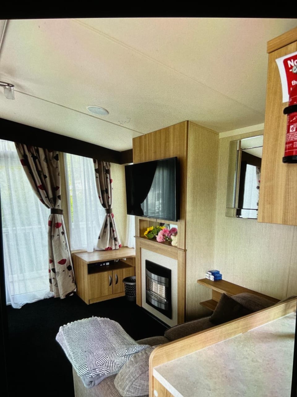 Communal lounge/ TV room, Bed, Seating area