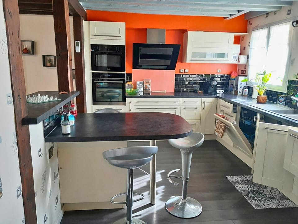 Coffee/tea facilities, Kitchen or kitchenette, Dining area, dishwasher, minibar, oven, stove, toaster
