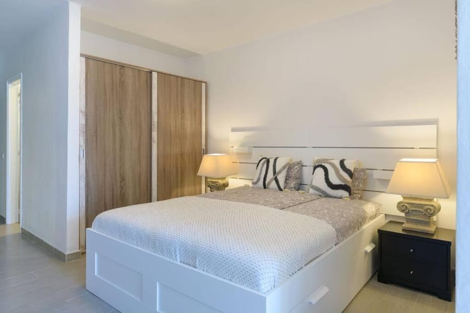 Photo of the whole room, wardrobe