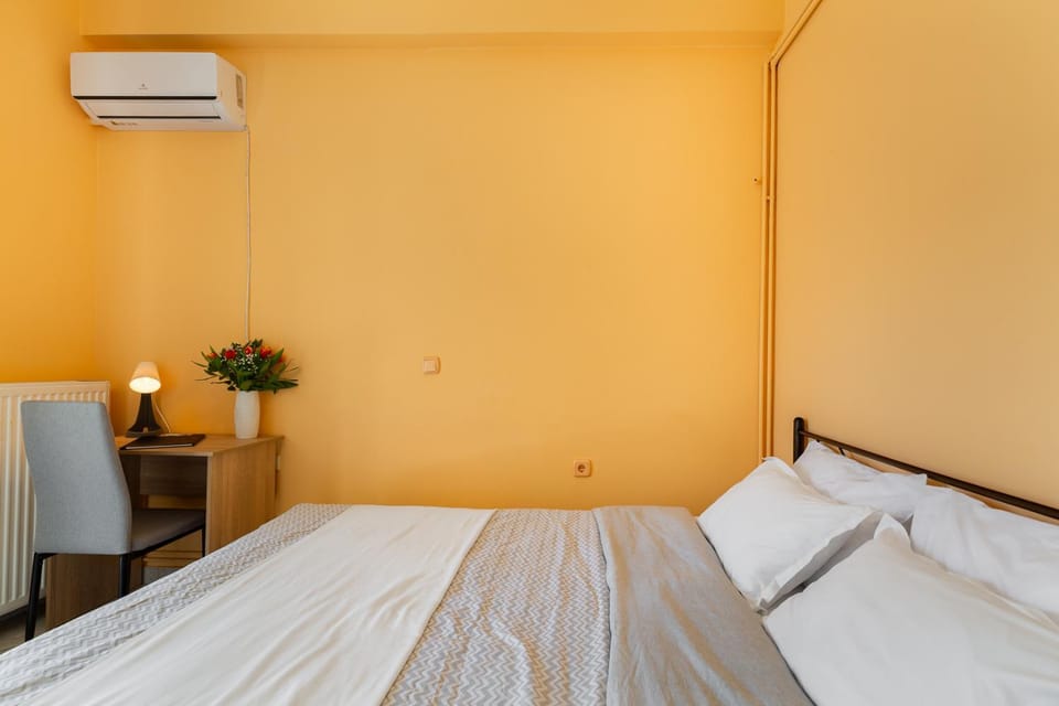 Bed, Photo of the whole room, Bedroom, air conditioner