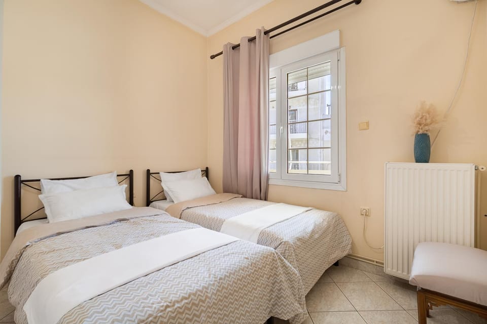 Bed, Photo of the whole room, Bedroom, internet