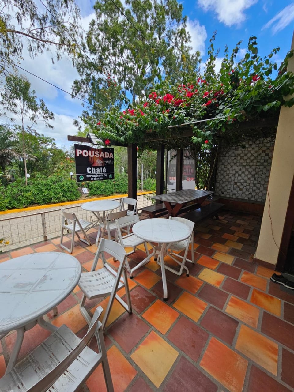 Property building, Patio, Day, Garden, Garden, Balcony/Terrace, Dining area, Garden view