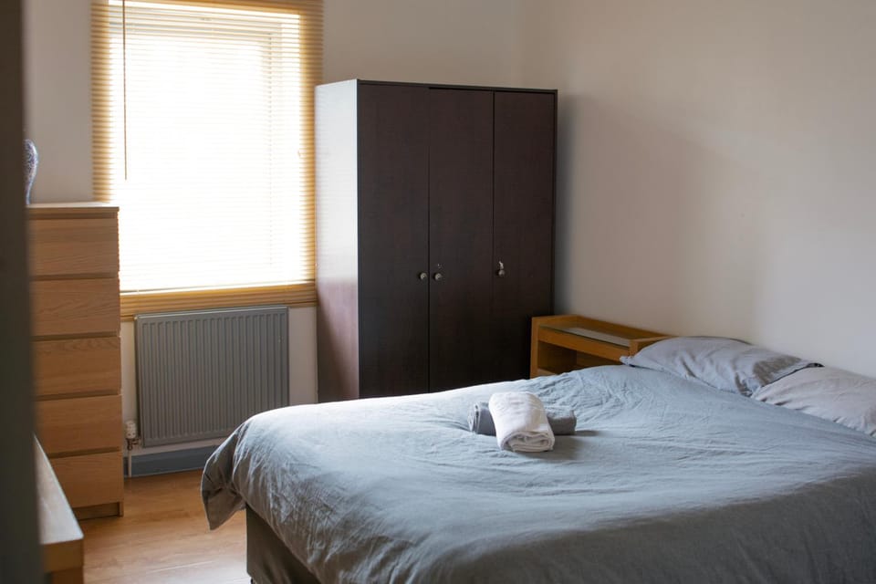 Well-equipped 4 Bedroom House close to City Centre House in Leeds