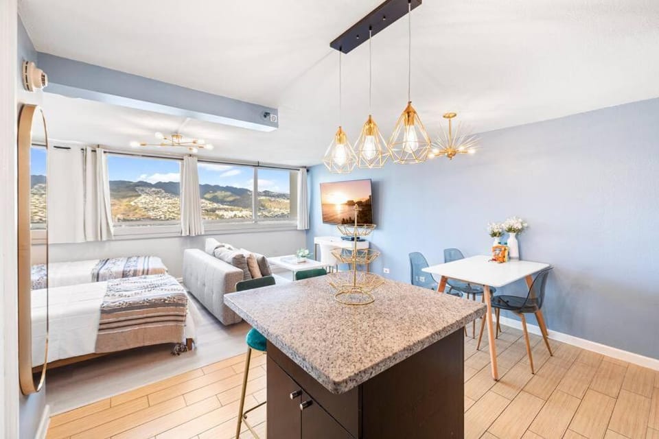 Waikiki Beach 1Bedroom Luxury Condo! Apartment in Honolulu