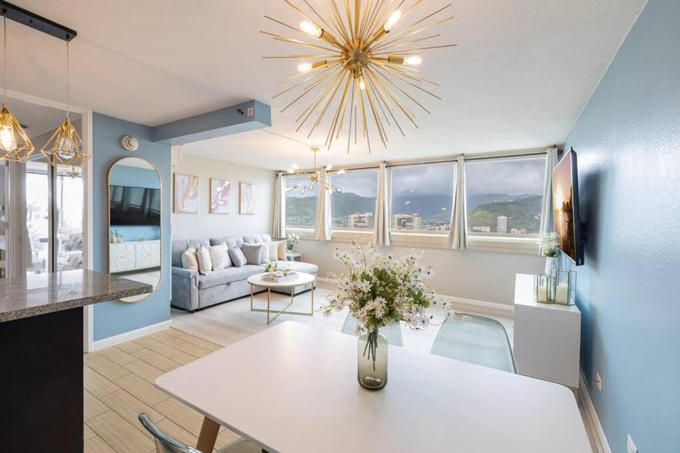 Waikiki Beach 1Bedroom Luxury Condo! Apartment in Honolulu