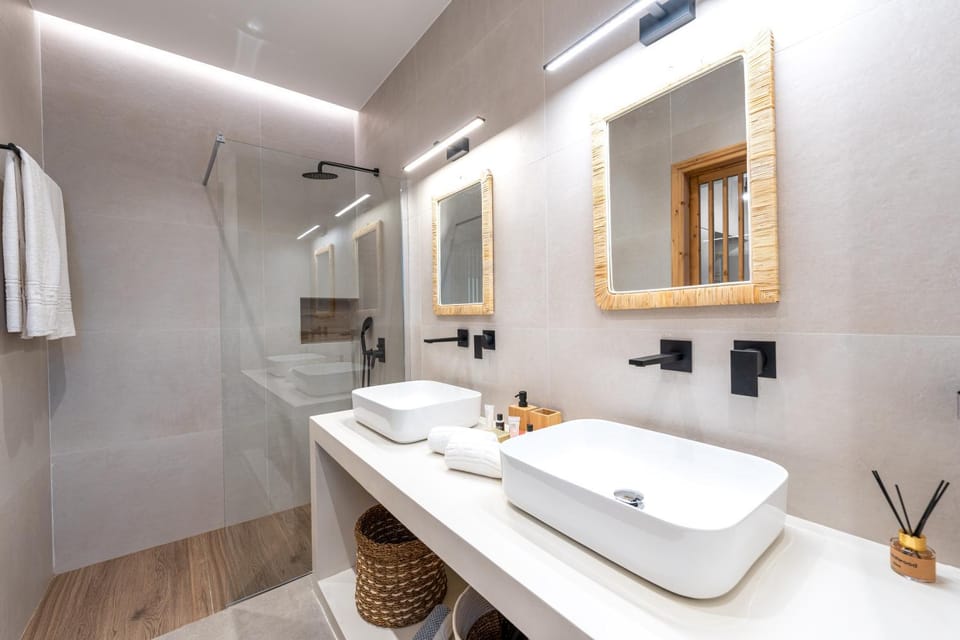 Shower, Bathroom, towels