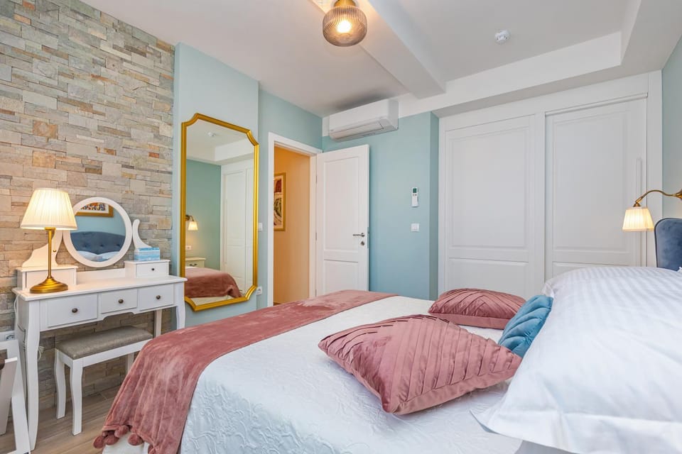 Bed, Bedroom, wardrobe