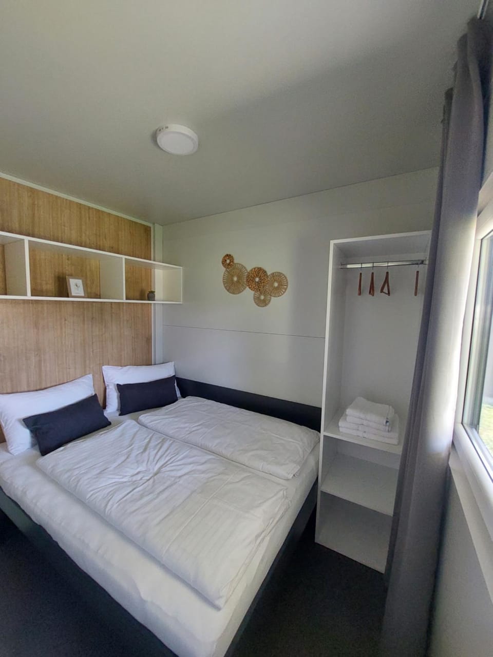 Bed, Photo of the whole room, Bedroom, towels, wardrobe