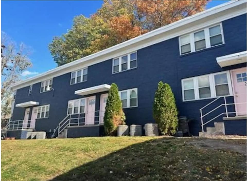 Davenport Dwellings-Two Bedroom Close to UNMC Apartment in Omaha