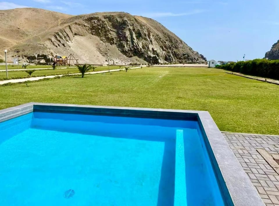 Swimming pool, Swimming pool