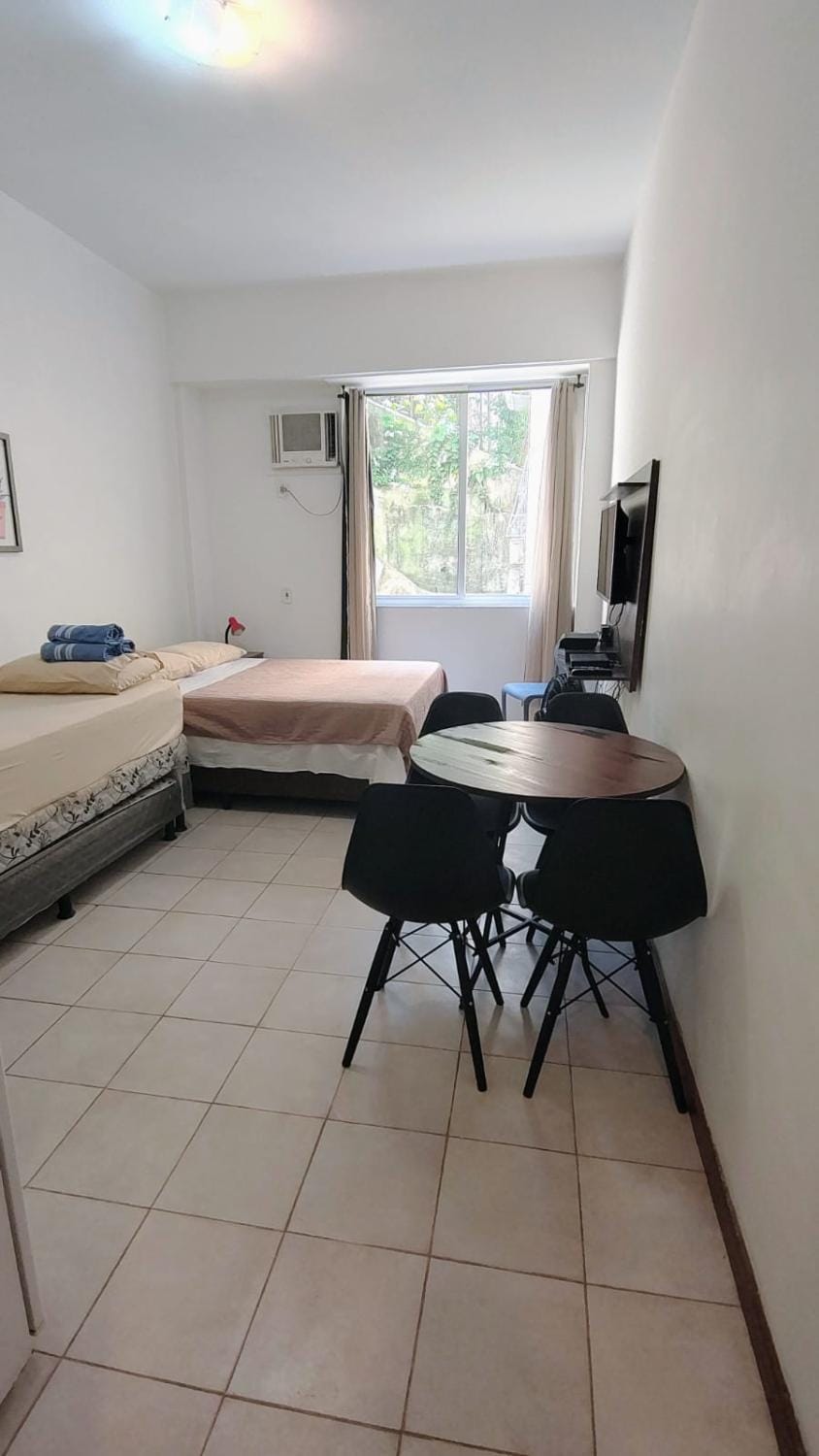 Bed, TV and multimedia, Dining area, Bedroom, air conditioner