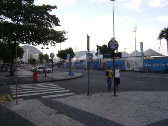 Property building, Restaurant/places to eat, Beach, Supermarket/grocery shop, Shopping Area