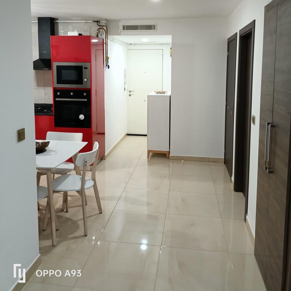 Dining area, oven, stove
