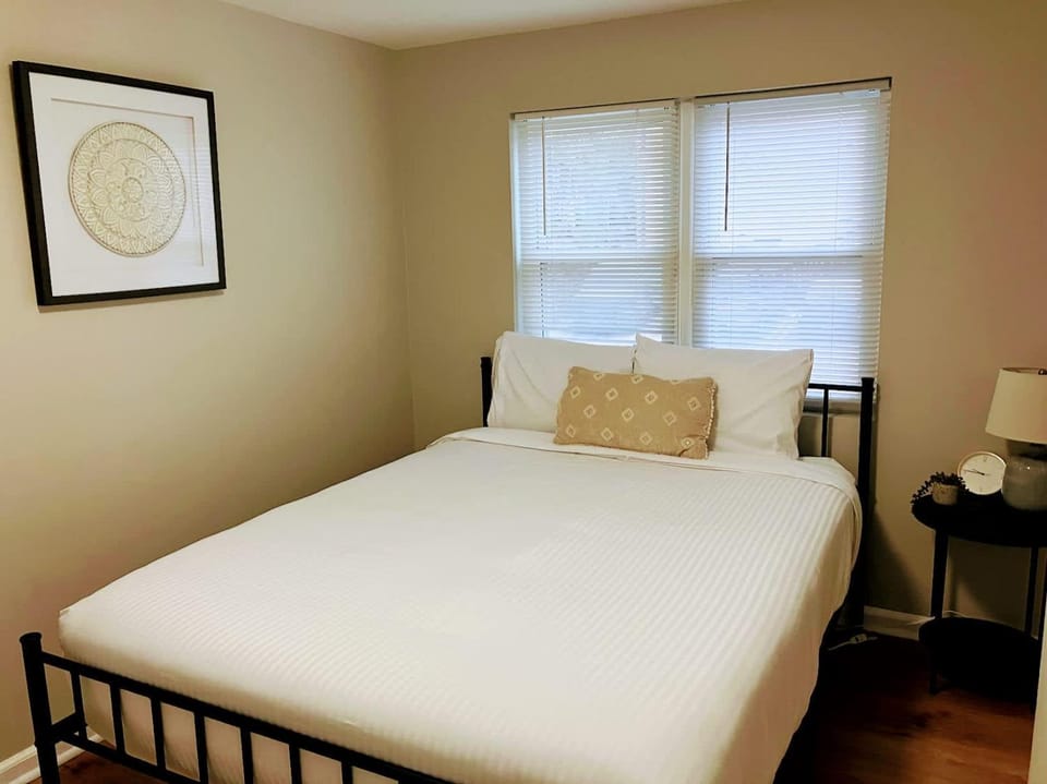 Davenport Dwellings Midtown Convenience Apartment in Omaha