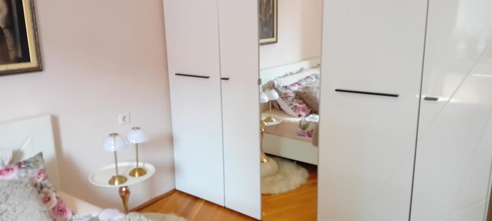 Bedroom, wardrobe