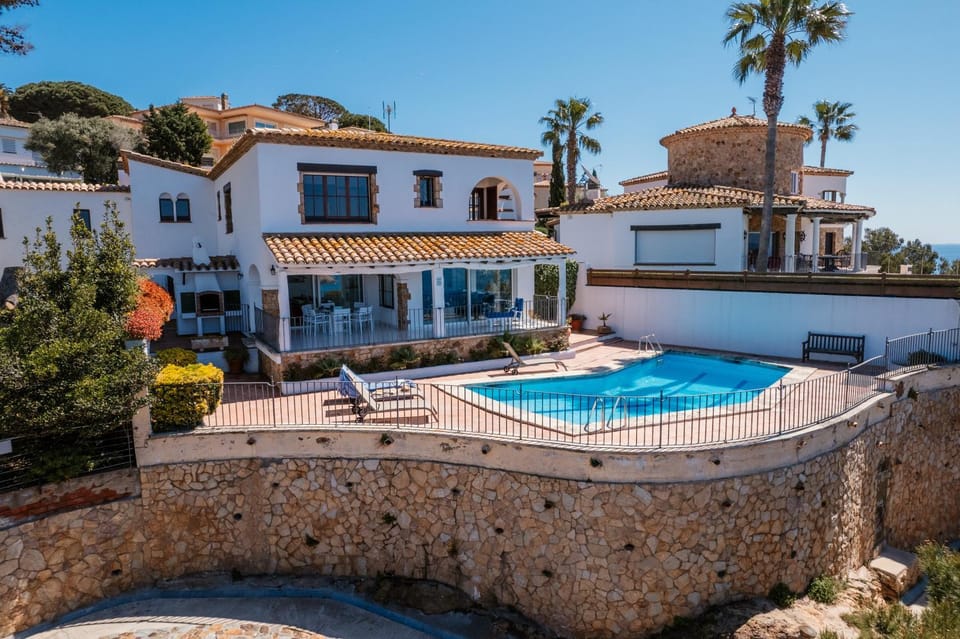 COSTA BRAVA SUITES VILLA Cala Jonca Villa in Baix Empordà