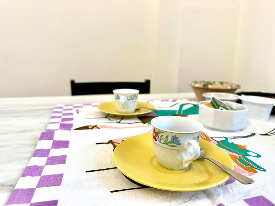 Coffee/tea facilities, Food and drinks, Dining area