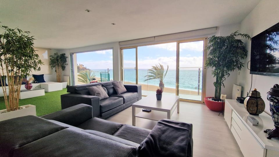 TV and multimedia, Seating area, Sea view