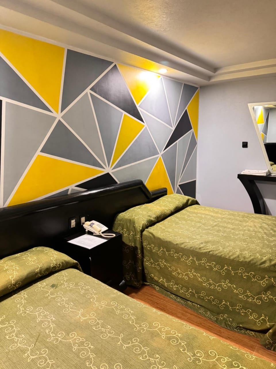 TV and multimedia, Photo of the whole room, Bedroom
