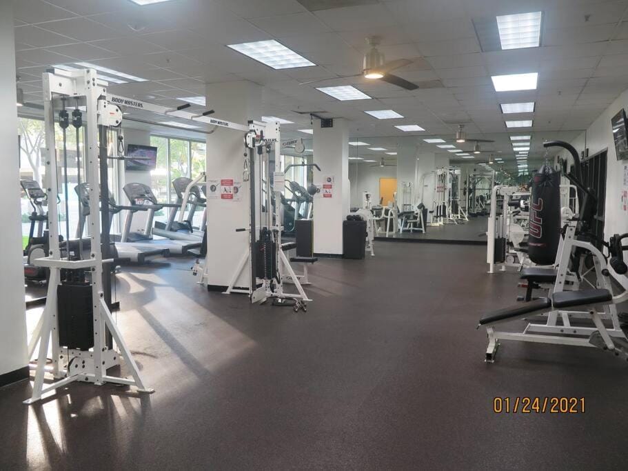 Cozy newly furnished apartment , on the 6th floor. Apartment in Sunny Isles Beach
