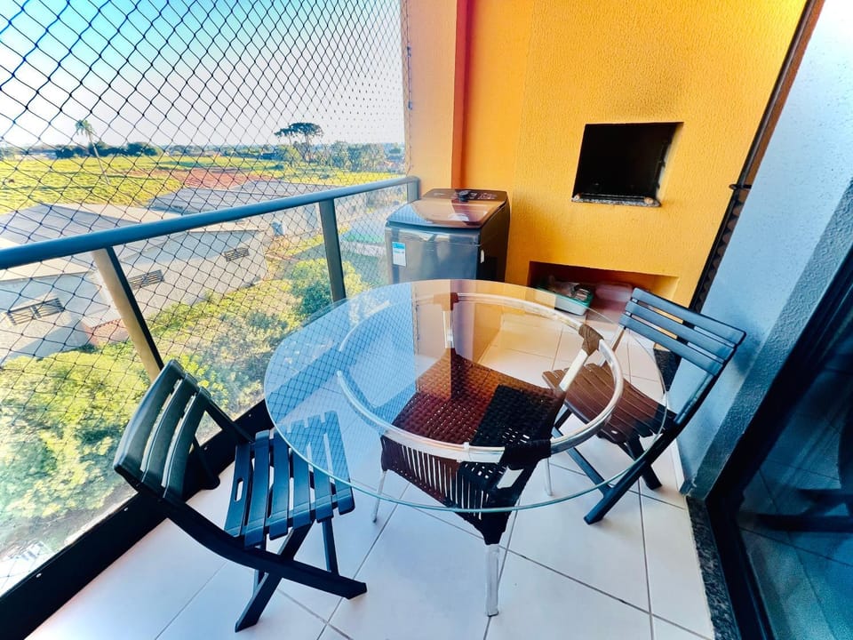 APT Moderno com muitos itens , 3 quartos e 2 vagas de garagem Apartment in State of Paraná