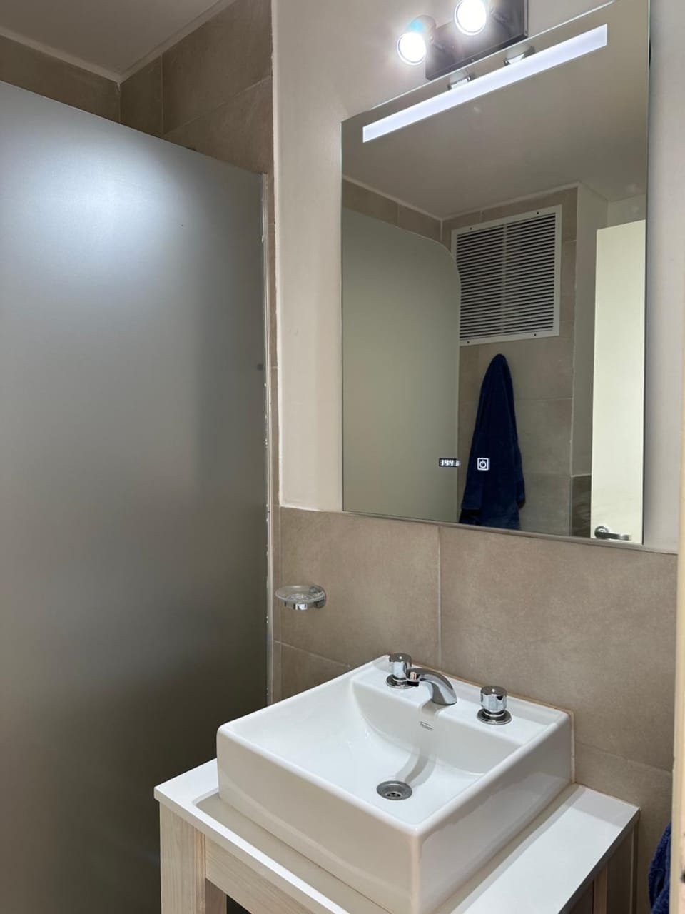 Shower, Bathroom, towels