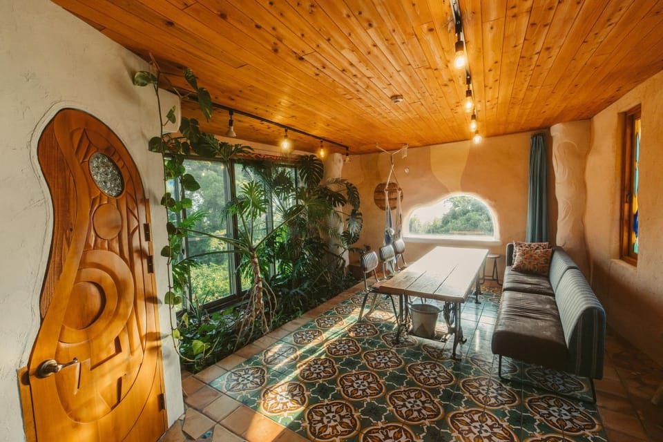Day, Living room