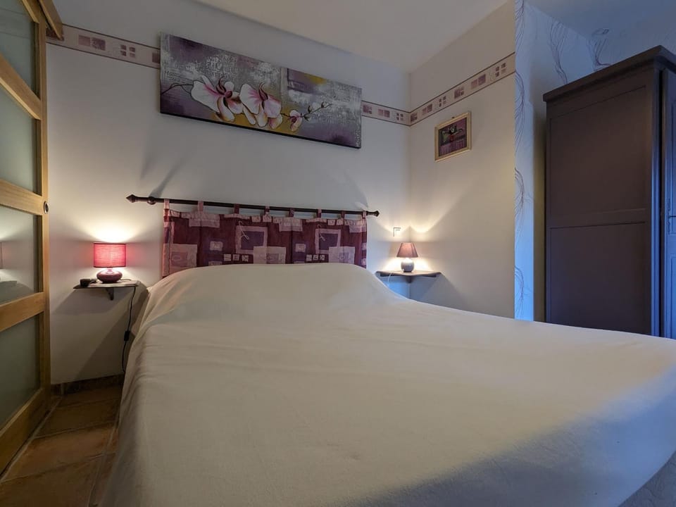 Suite familiale paisible avec activités en plein air et confort moderne - FR-1-591-447 Bed and Breakfast in Centre-Val de Loire