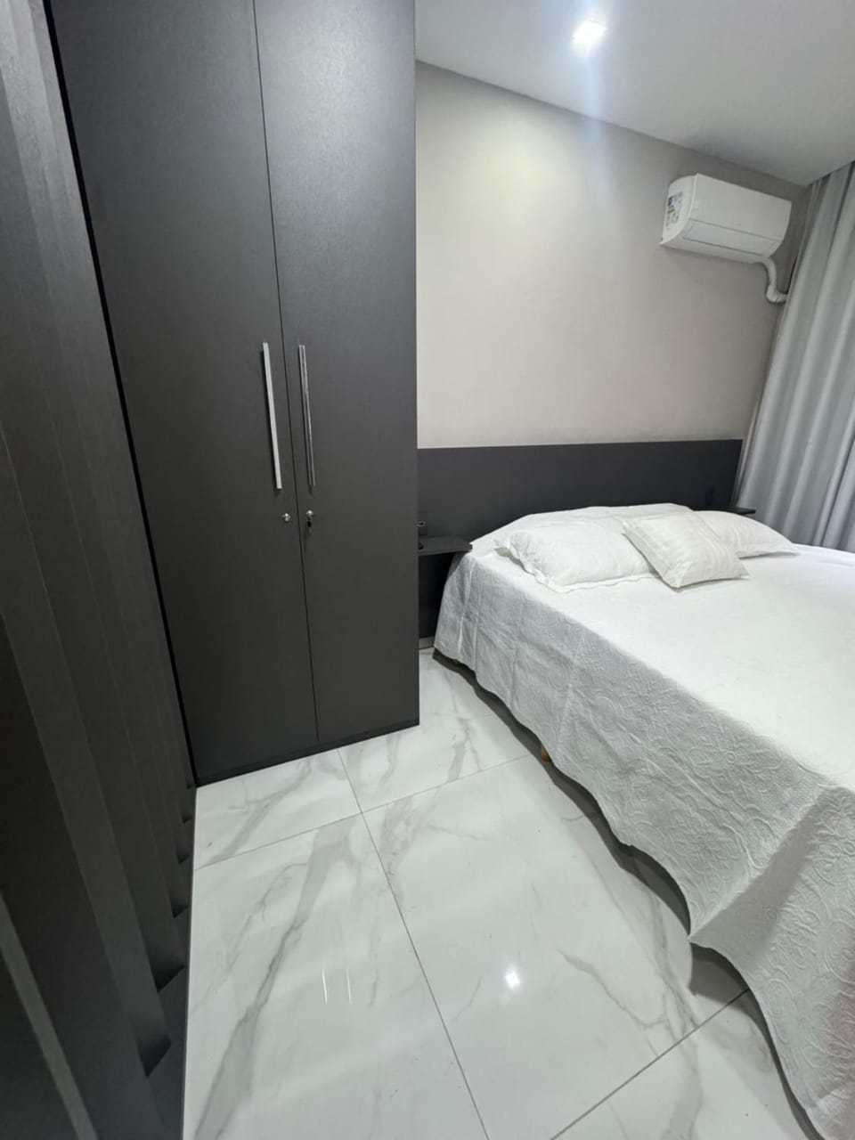 Bed, Bedroom, air conditioner