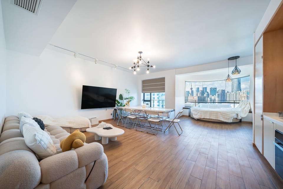 ZHome - HaiQi Garden - Four Bedroom Apartment on the Bund with Bund View Apartment in Shanghai