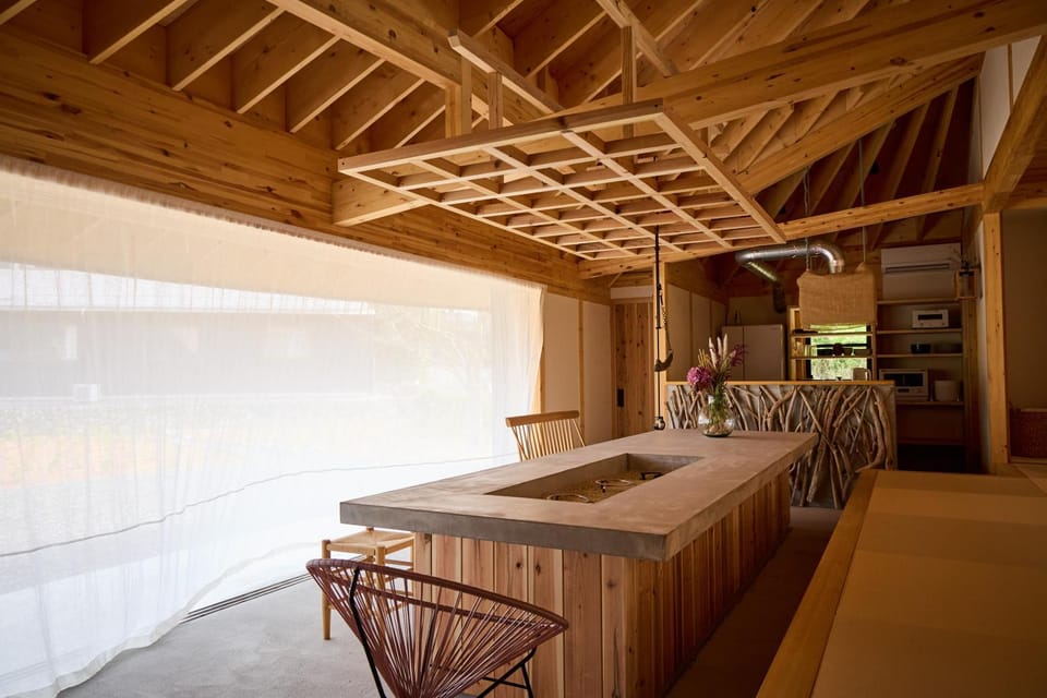 Bed, Living room, Photo of the whole room, Seating area, Dining area, Bedroom