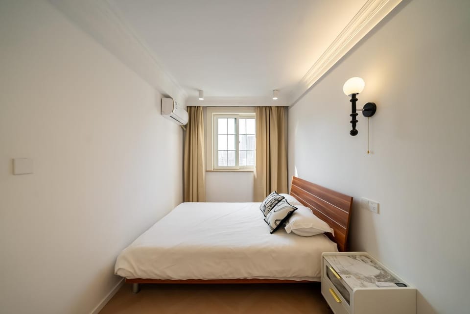 Bed, Bedroom, air conditioner