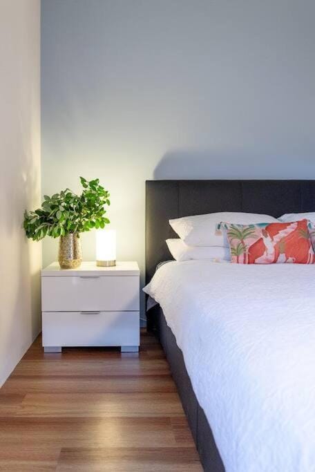 Southern River Canal Retreat House in Mandurah