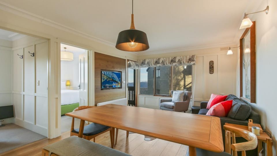 Shamrock 1 House in Hotham Heights